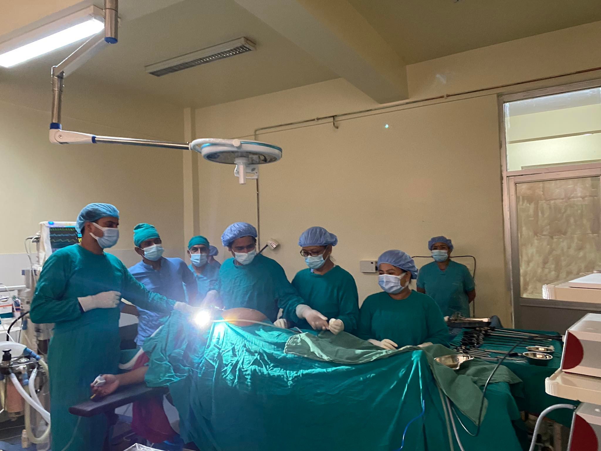 धौलागिरी अस्पताल बागलुङमा पहिलो पटक दुरविन यन्त्रद्वारा (हर्निया) Laparoscopic ventral hernia repair को अप्रेशन सम्पन्न