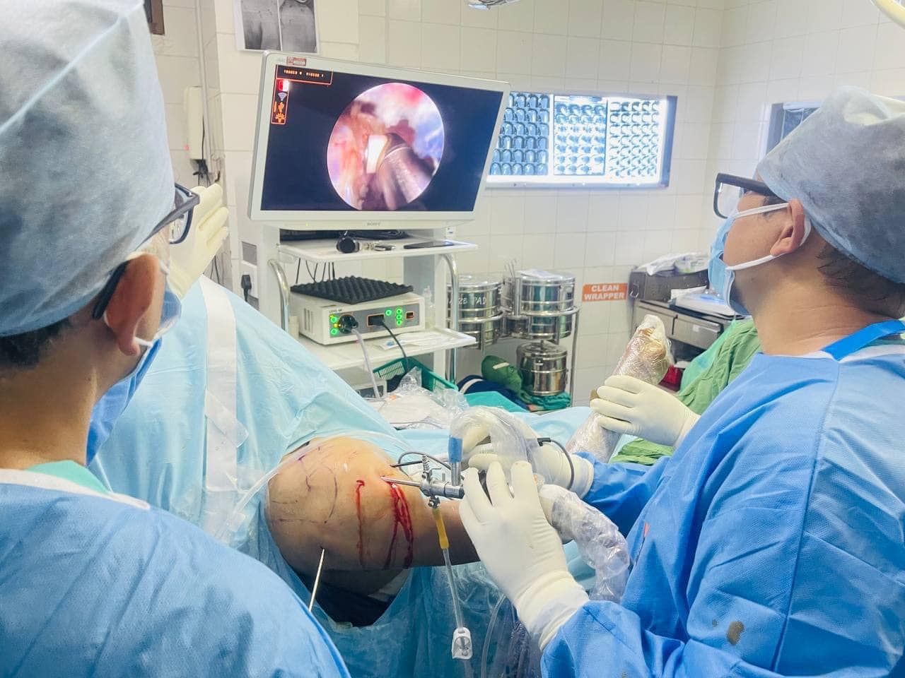 Congratulations to Dr. Amit Joshi, Dr. Bibek Basukala, and their incredible team at B & B Hospital Kathmandu on successfully performing the first-ever Arthroscopic Laterjet procedure!